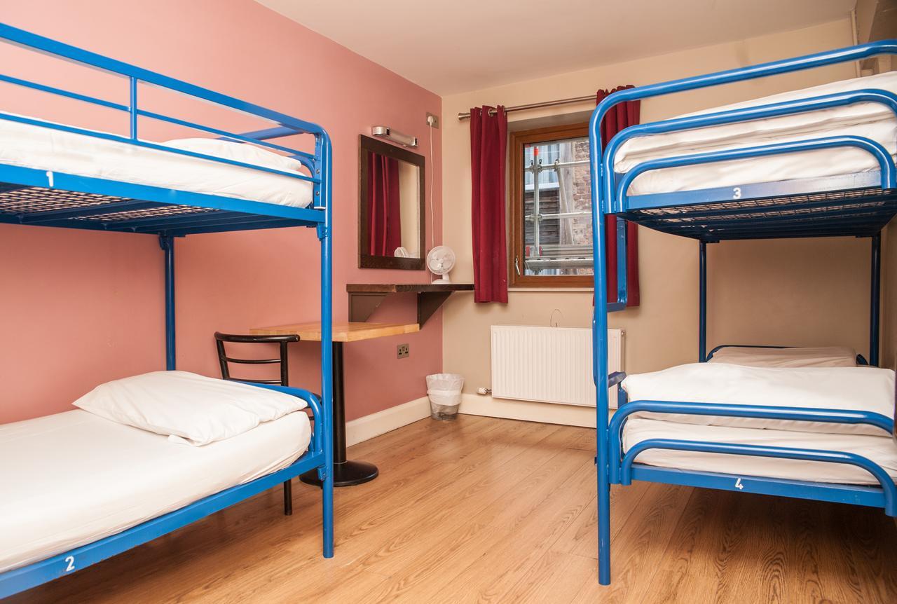 Isaacs Hostel - Dublin — Photos 1